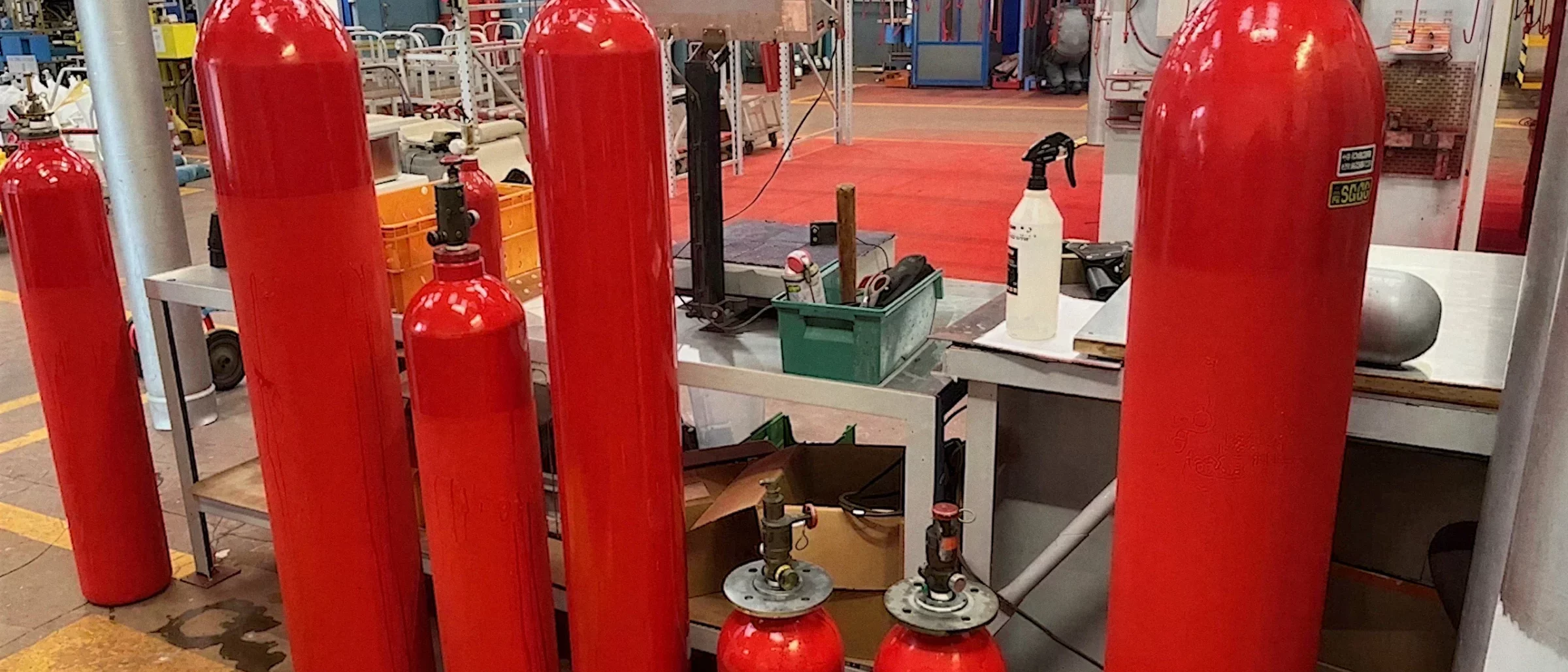 Bouteilles d'installations fixes repeintes et requalifiées par l'atelier